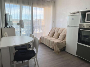 Charmant T1 à 5 min des Thermes, 2*, balcon, cuisine équipée, proche commerces - FR-1-553-179